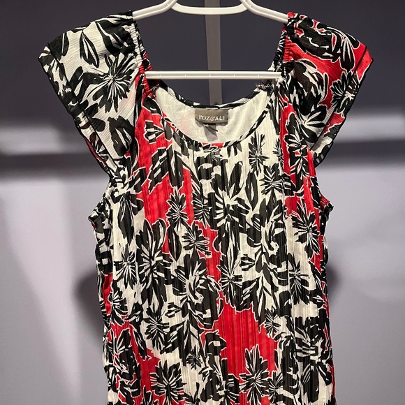 Roz & Ali Size Medium Black, Red, and White Top - Picture 1 of 5